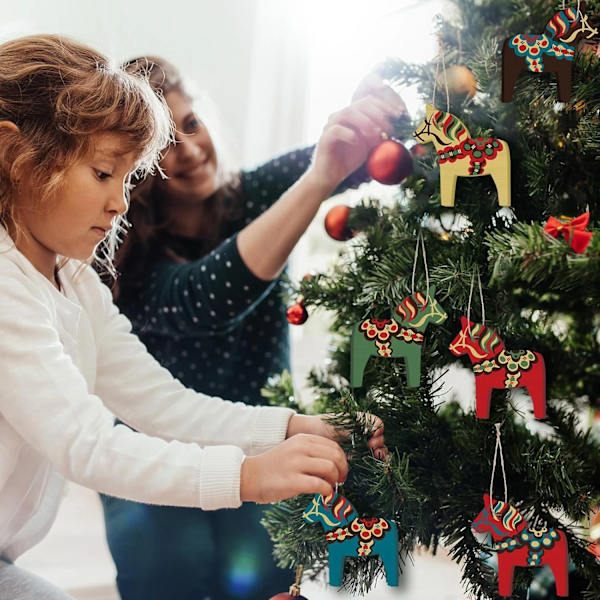 Sæt med 6 svenske Dala heste julepynt, træ Dala heste vedhæng
