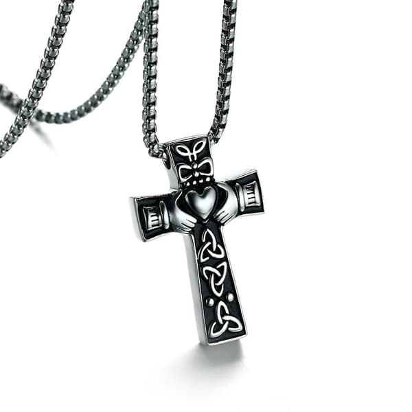 Halsband med hänge i rostfritt stål, irländsk keltisk treenighetsknut Claddagh-kors