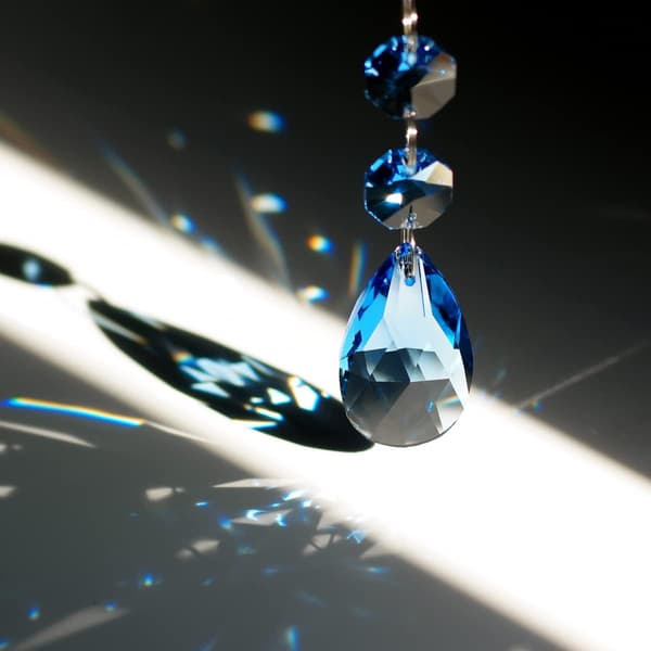 Ti 38 mm dråpeformede krystallprismekomponenter til lysekrone, hengende krystallglassperler til lysekronepynt. medium blue
