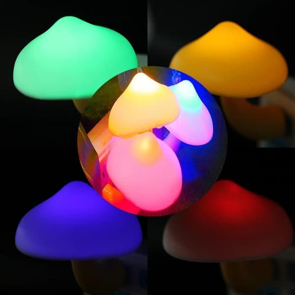 Sett med 3 LED soppformede nattlys med gradvis fargeendring, lyssensor og plug-in-design for veggdekorasjon.