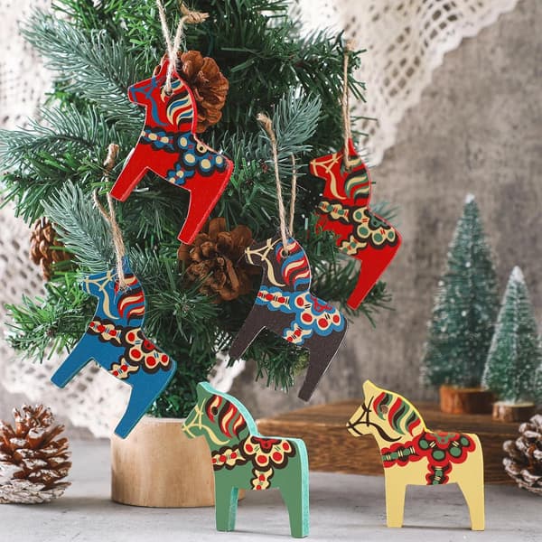 Sæt med 6 svenske Dala heste julepynt, træ Dala heste vedhæng