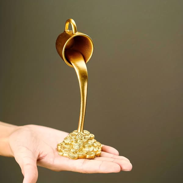 Guldfärgade konstgjorda kaffeprydnader gold