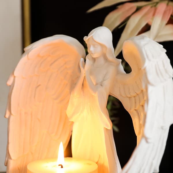 En elegant Art Deco-stil engel lysekrone ornament. white