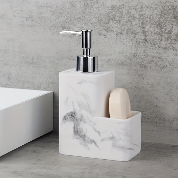 Denne pumpeflasken er spesielt designet for oppvaskmiddel. white