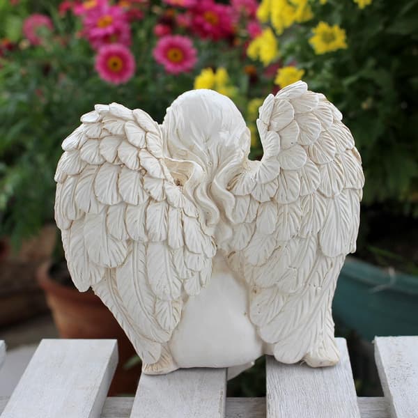 Engelhage statue, sittende engel skulptur White
