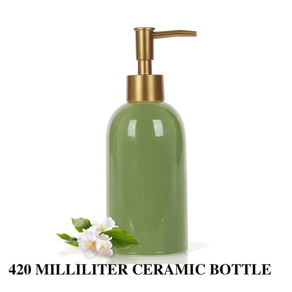 Kaksi 420 ml (19 cm x 7,1 cm) pumppupulloa