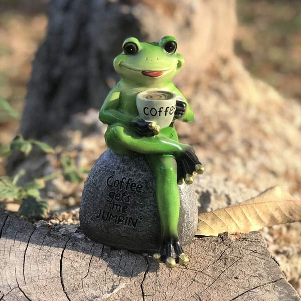 Groda staty, trädgårdsdekoration, grön grodform green
