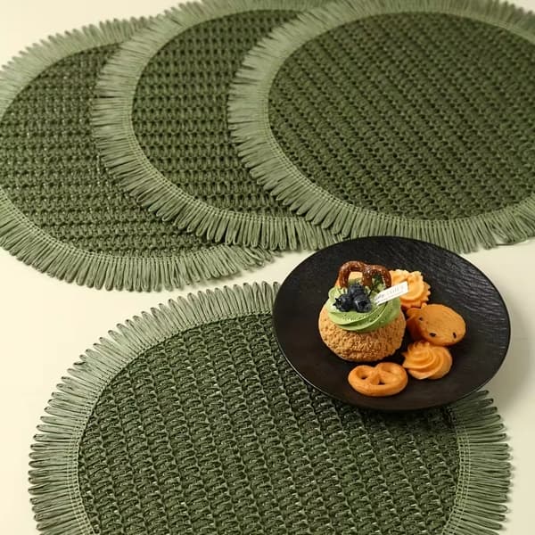 Fire runde bordbrikker, bohemsk landstil, med dusker. 4PC