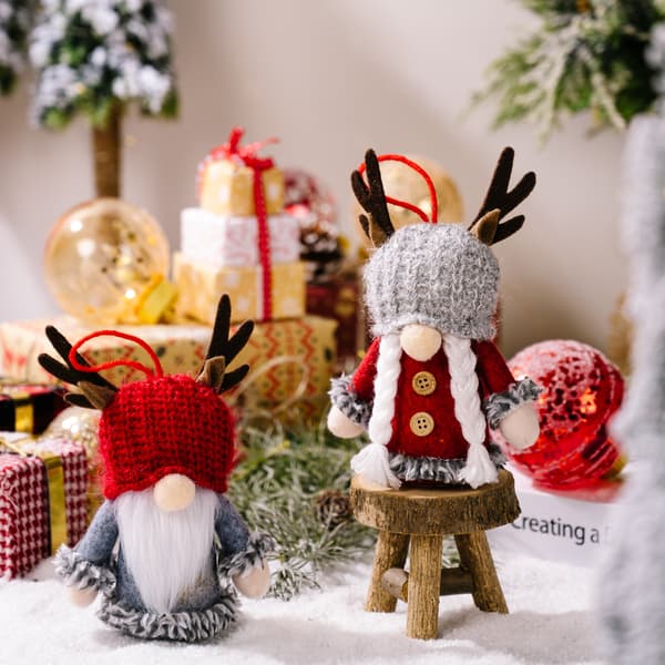 Julstickad Renhorn Hatt (2 Stycken) Notera