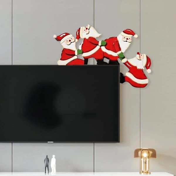 Juldekorationer i trä med tomte och älg