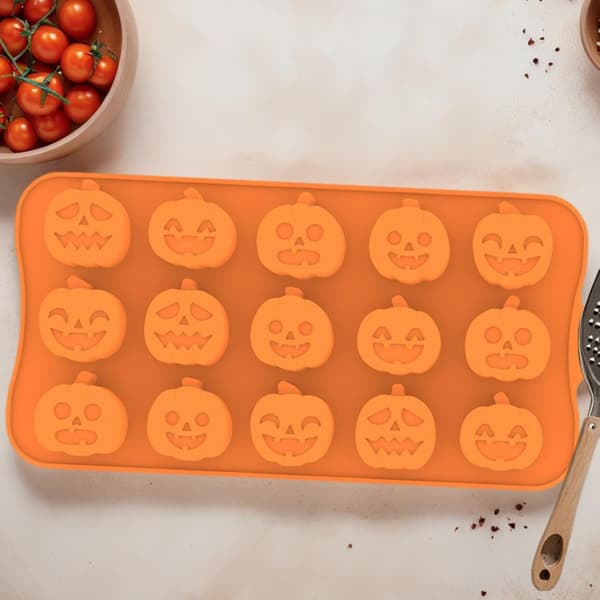 Pumpa silikonform, 15 hålrum, orange, lätt att använda och ta ur formen (W)