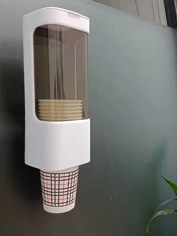 Koppdispenser og holder for plastkopper og papirkopper