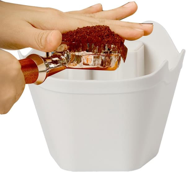 Multifunktionel non-stick beholder til opsamling af kaffegrums. Til opbevaring, komprimering og opsamling af kaffegrums. (W)