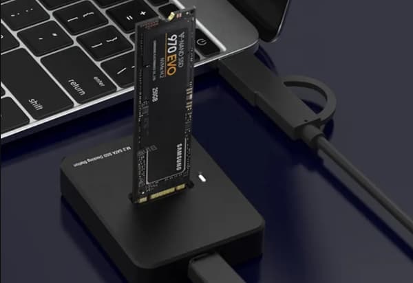 M.2 SATA SSD-hölje med USB-C 3.0 och USB-A-kabel, Plug and Play