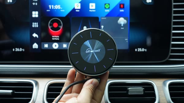 Ottocast P3 Trådlös adapter 8G/128G Carplay/Android Auto SIM-kort