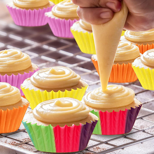 Muffinsformar i olika färger, livsmedelsgodkända bakformar