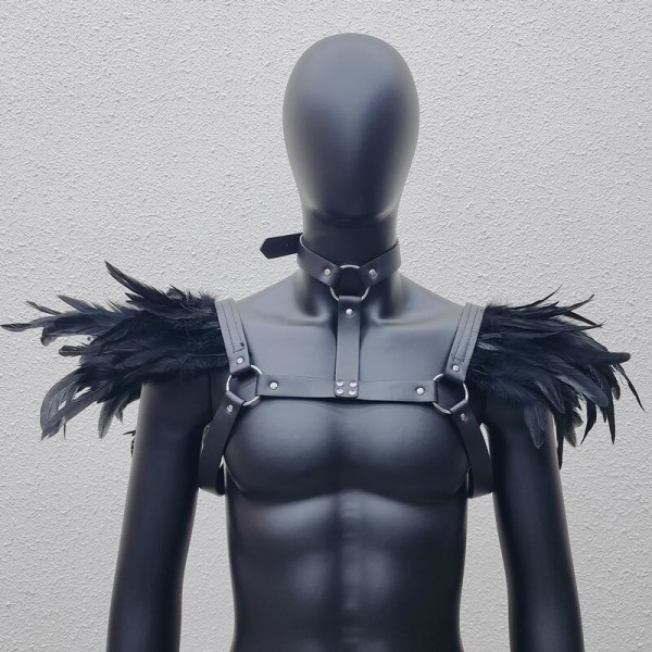 Musta nahka ja höyhenet bondage-rintaliivit, joissa solki-kaula-aukko säärystimet cosplay halloween black