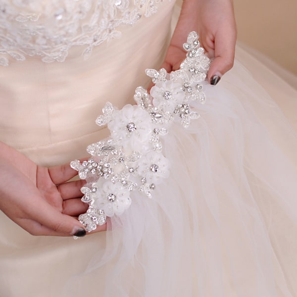 Hieno Kaksikerroksinen Tiara Helmi Strassi Koristelu Käsintehty Mukautettu Valkoinen Harjashäntä Kammalla Ivory 150cm