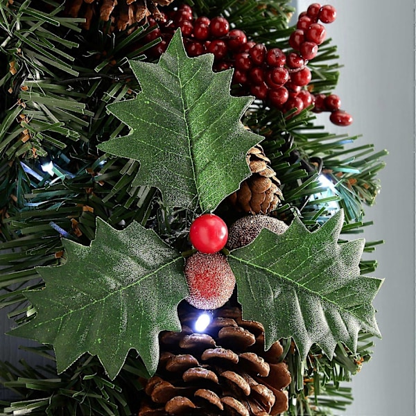 40 cm luonnonvärinen mänty- ja marjakranssi LED-valaistulla joulukoristeella
