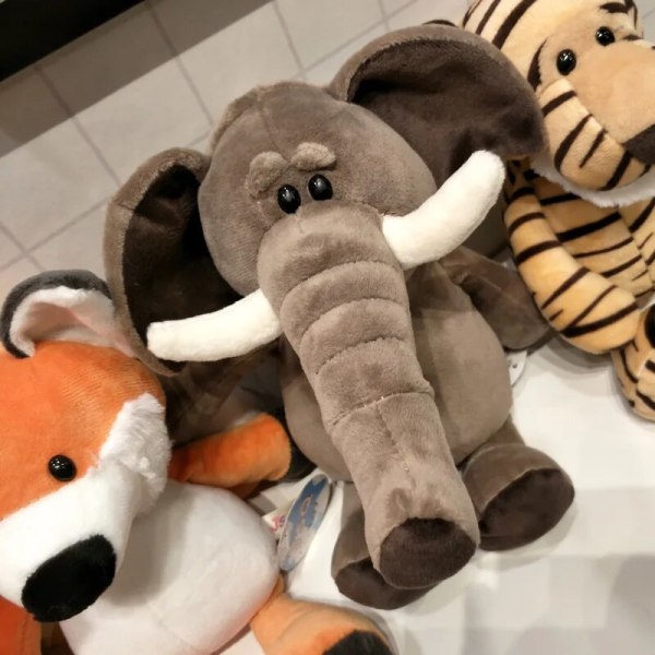 25 cm Skogsdjur Gosedjur Leksaker Barn Giraff Elefant Apa Lejon Tiger Gosedjur Leksaker Barn Födelsedagspresenter Raccoon 25cm