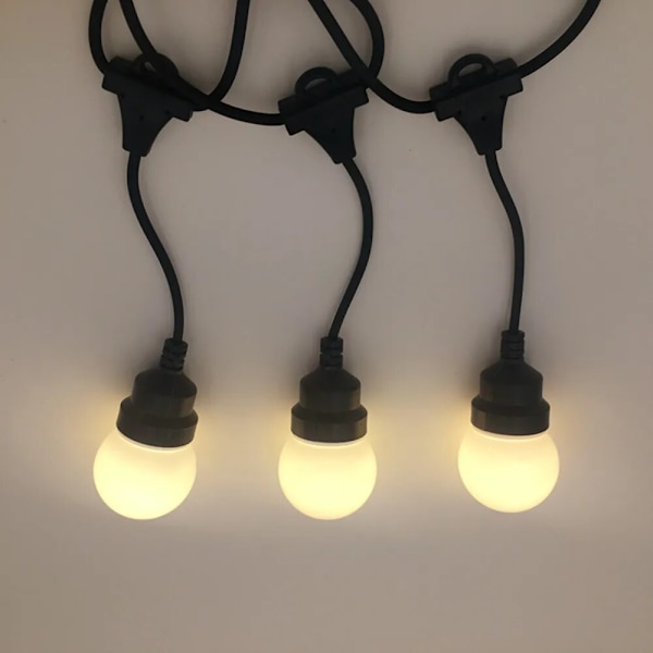 IP65 LED-valosarja keijukaisvaloköynnöksellä, suunniteltu loma-ajan valaistukseen, häihin, puutarhajuhliin, patiolle, aukiolle, joulukuuseen, ulkokoristeluun 13M 20Bulbs Drop milky