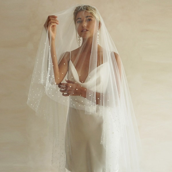 Pärlbröllopsklänning Blush 2-lagers Brudslöja Katedral Längd Draperad Slöja Pärlbroderade Bröllopstillbehör White 100cm