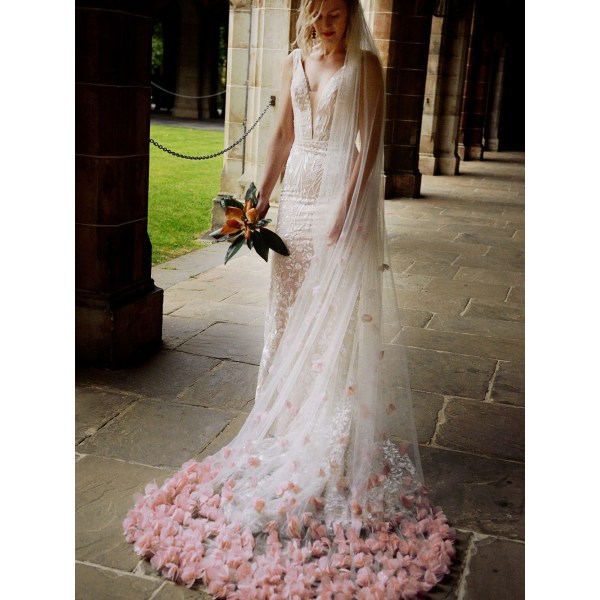 Brudekjole 3D Blomster Brudeslør Rosa Katedral Slør med Blush Myk Drapering Slør Spredte Blonde Blomster Applikasjoner White 400cm