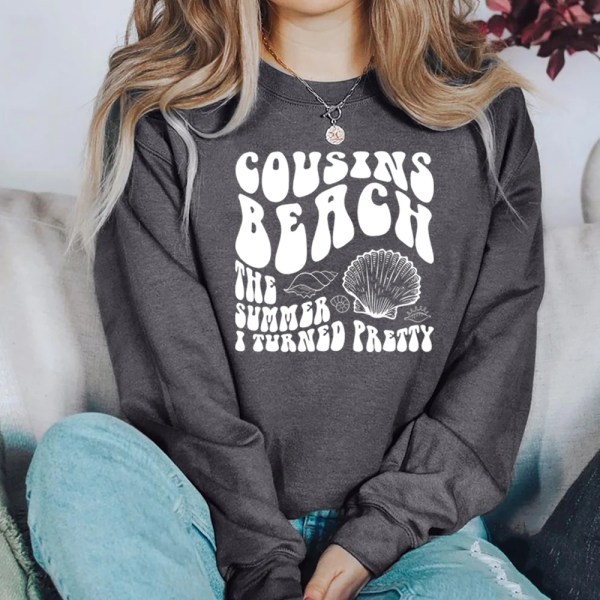 Cousins ​​Beach Sweatshirt Retro Sommaren jag blev söt Cousins ​​Beach North Carolina Hoodie Jeremiah Fisher Tv Show Sweatshirt Dark Grey M