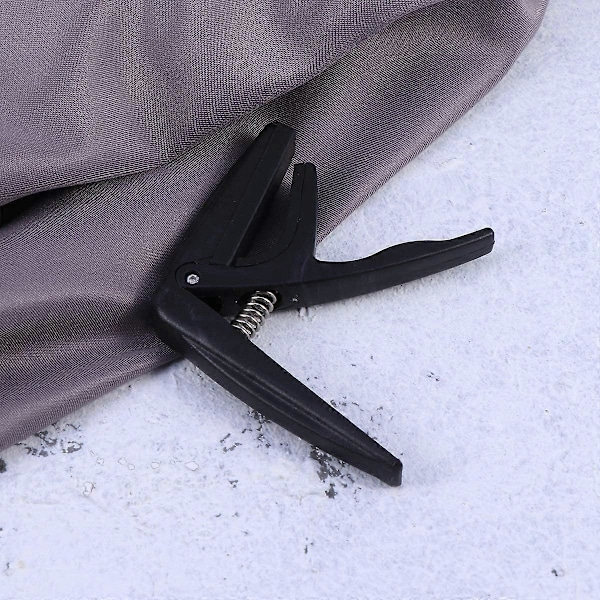 Professionell Ukulele Capo Enhands Snabbväxling Ukelele Capo Zinklegering Gitarrdelar Tillbehör (Svart)