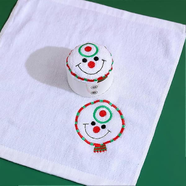 Broderad tomtefestivalgran 100 % turkisk bomullshandduk, vit röd grå Deer