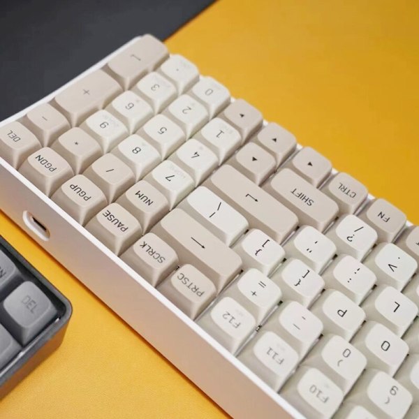 A100 Mekaniskt Gamingtangentbord 2.4G+ Trådbundet Blå Switch 100 Tangenter Hot Swappable Uppladdningsbart Gamingtangentbord white Yellow axis