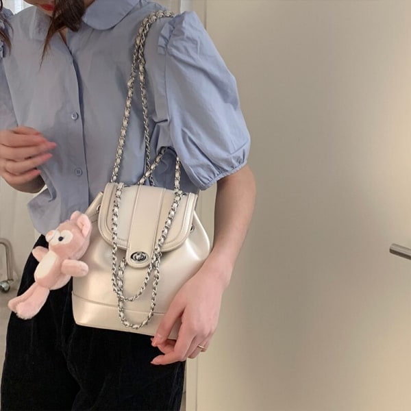 Elegant Rygsæk Taske Kvinder 2023 Ny Trendy Forår og Sommer Kæde Spand Taske Studerende Klasse Stor Kapacitet Rygsæk Pink with Pendant