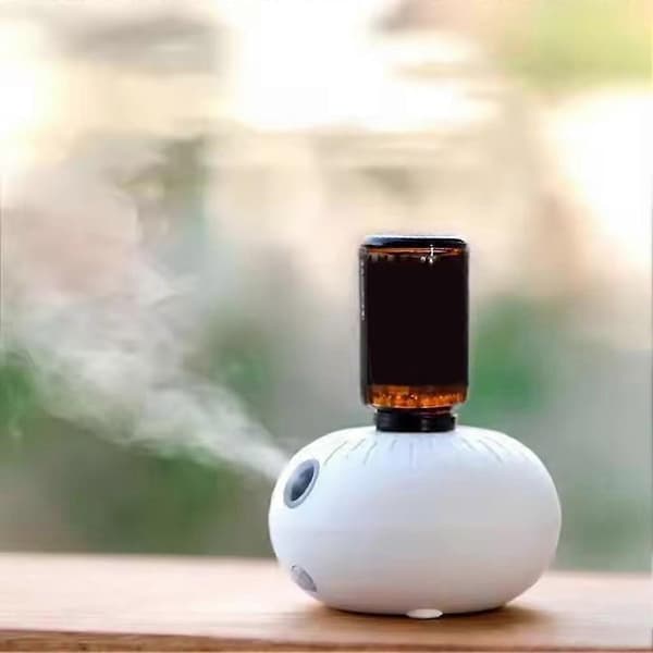 Bil aromaterapimaskin med USB-lading og 4-trinns spray