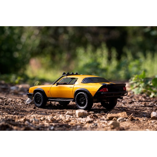 Transformers 1977 Chevrolet Camaro Bumblebee Metall 1:24 multifärg