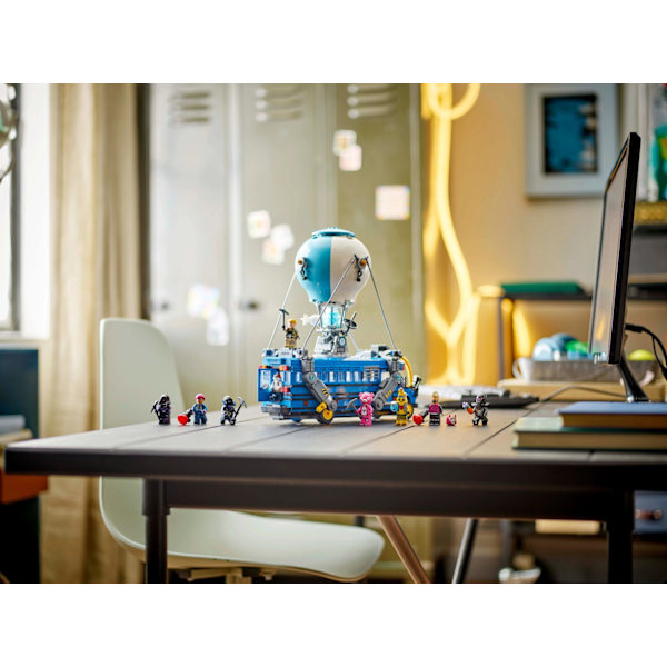 LEGO® Fortnite® Battle Bus 77073