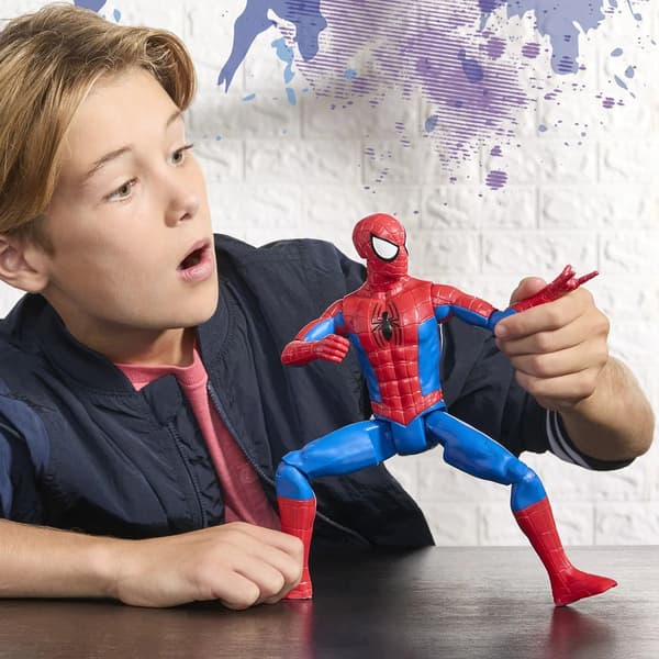 Marvel Spiderman Titan Series Figur Classic multifärg