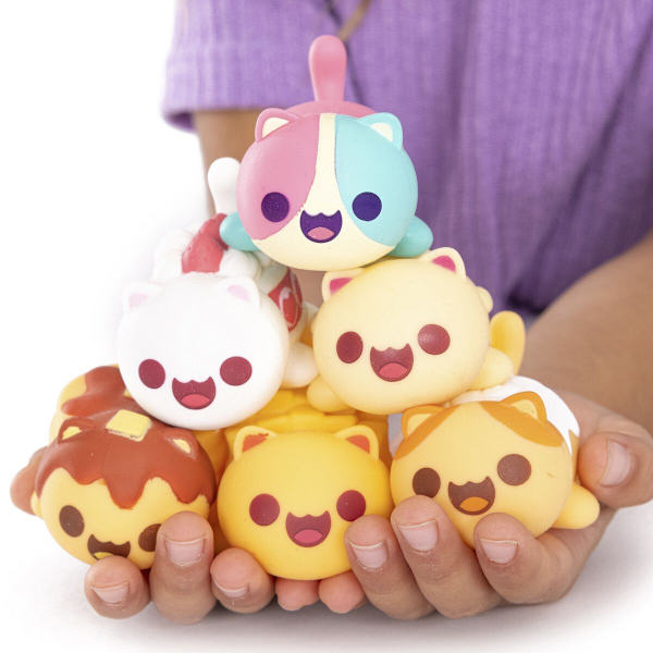 Aphmau MeeMeows Mystery Squishy Figure