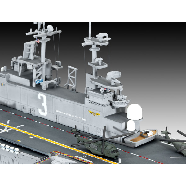 Revell US Navy Assault Carrier Wasp Class 1:700 Modellbyggsats multifärg