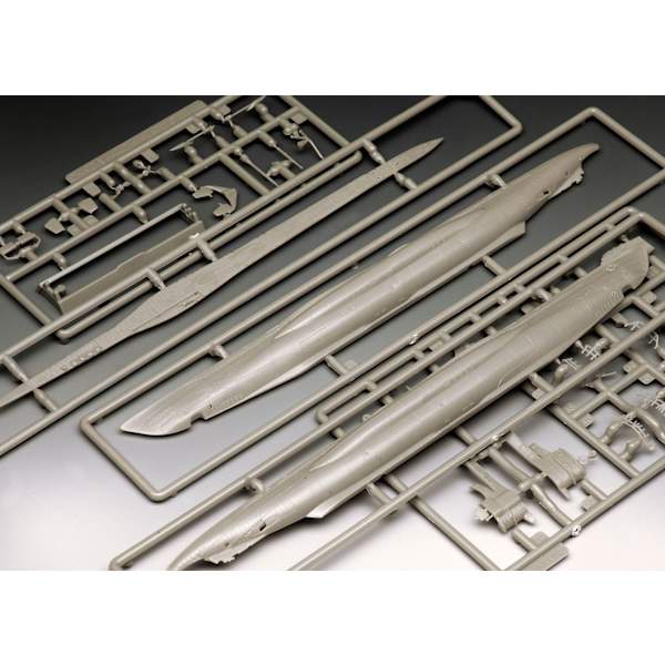 Revell Model set German Submarine Type VII C/41 1:350 Modellbyggsats multifärg