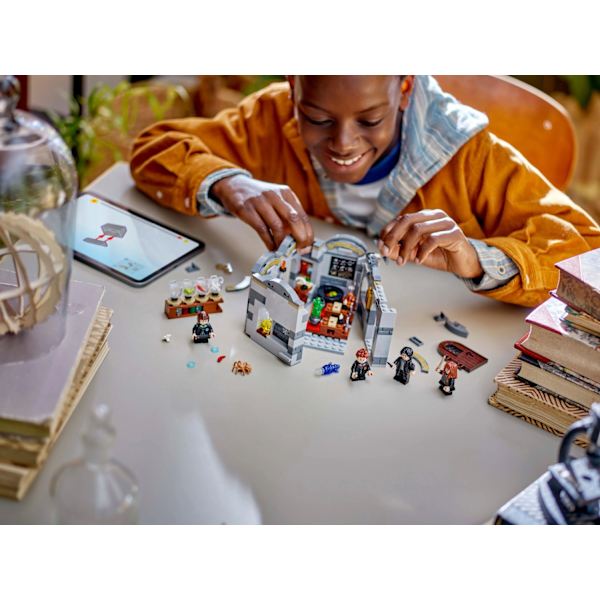 LEGO® Harry Potter™ Hogwarts slott: lektion i trolldryckskonst 76431 multifärg