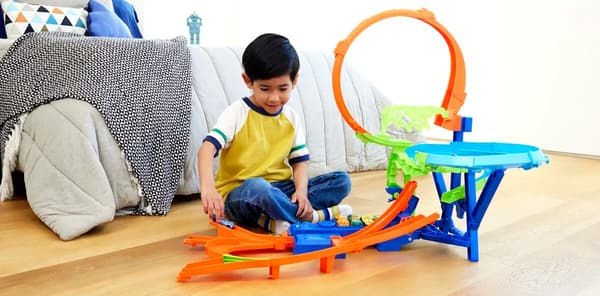 Hot Wheels Stunt Tracks Mid-Air Crash multifärg