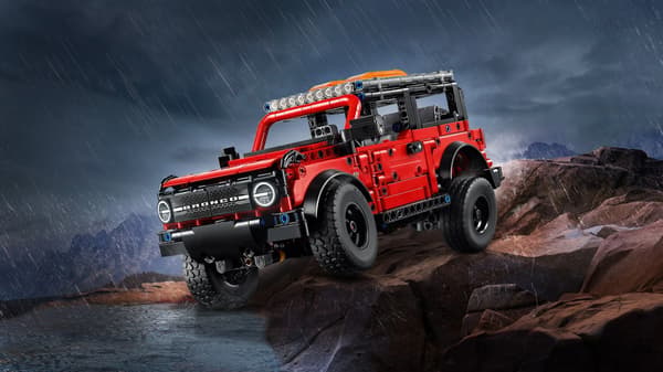 LEGO® Technic Ford Bronco® SUV 42213
