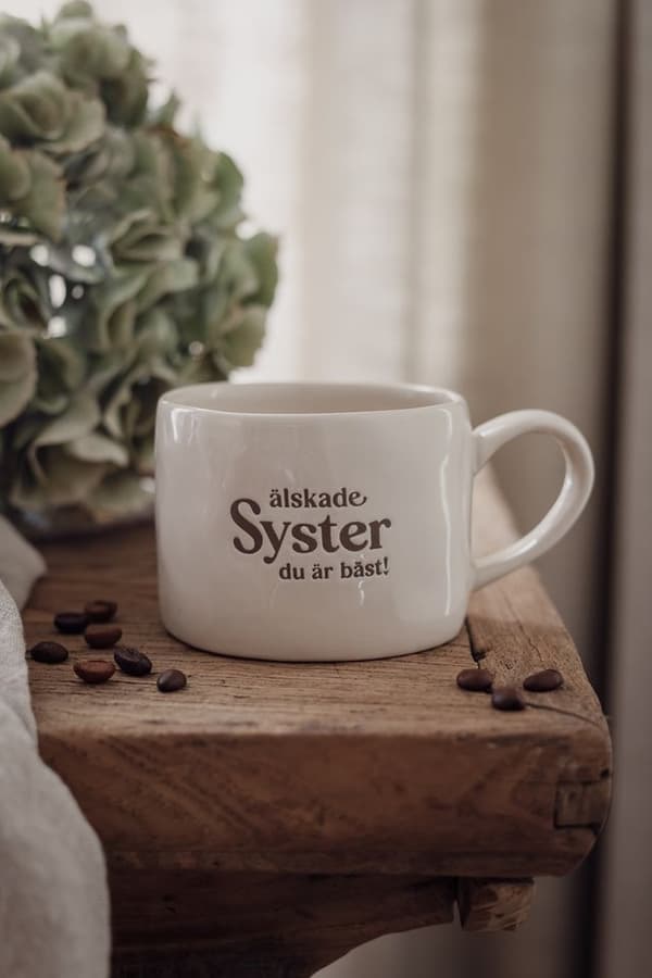 Majas Cottage Mugg Älskade Syster Beige