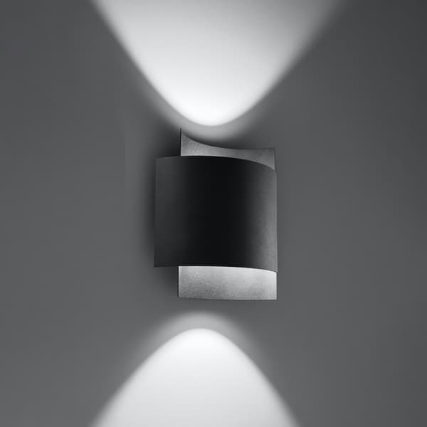 Vägglampa IMPACT svart Black