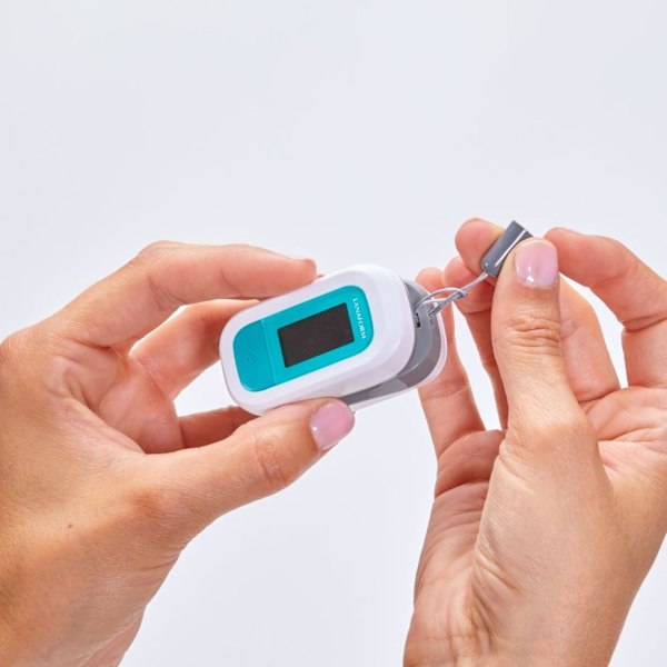 Lanaform PO-110 Pulsoximeter – Mät Syresättning & Puls Med Precision Multicolor