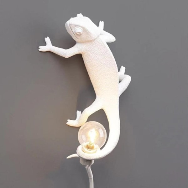 Varmt vit kameleont vägglampa i harts (utan glödlampa)