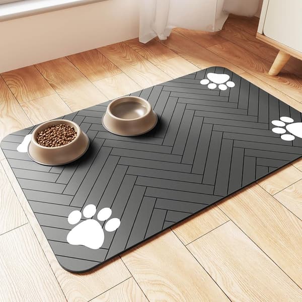 Foderunderlag til kæledyr 50x30 cm — Absorberende hurtigtørrende måtte til hunde- og katteskål — Vandtæt gummibagside — Mørkegrå stribe — Skridsikker spisemåtte