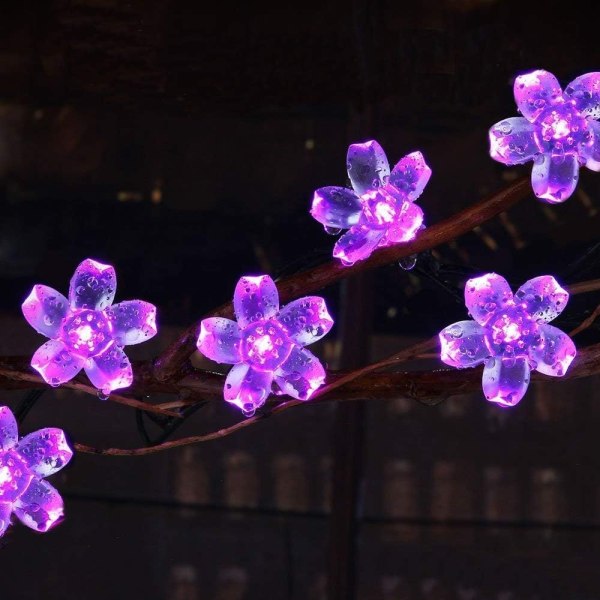 Solcells drivna ljusslinga för uteplatsdekoration, vattentät, 7 meter, 50 LED-lampor, lila blommor
