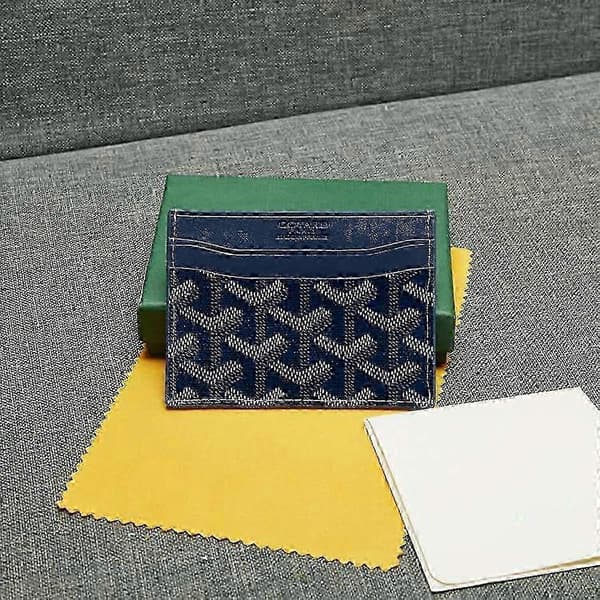 Trendy designet kortholder i okselæder med elegance