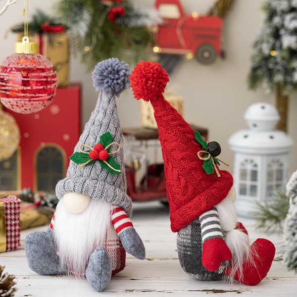Juldekorationer: Sittande Tomte Figur Jultomte Stickad Plyschleksak - Grå